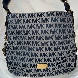 Michael Kors Luxury Studded Astor Large Shoulder Bag Tote NWT